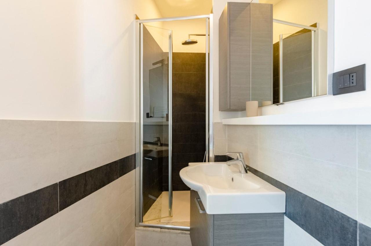 Joivy Great Flat With Sea View Apartment Genoa Bagian luar foto