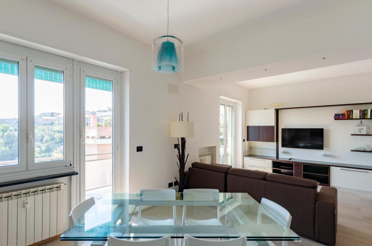 Joivy Great Flat With Sea View Apartment Genoa Bagian luar foto